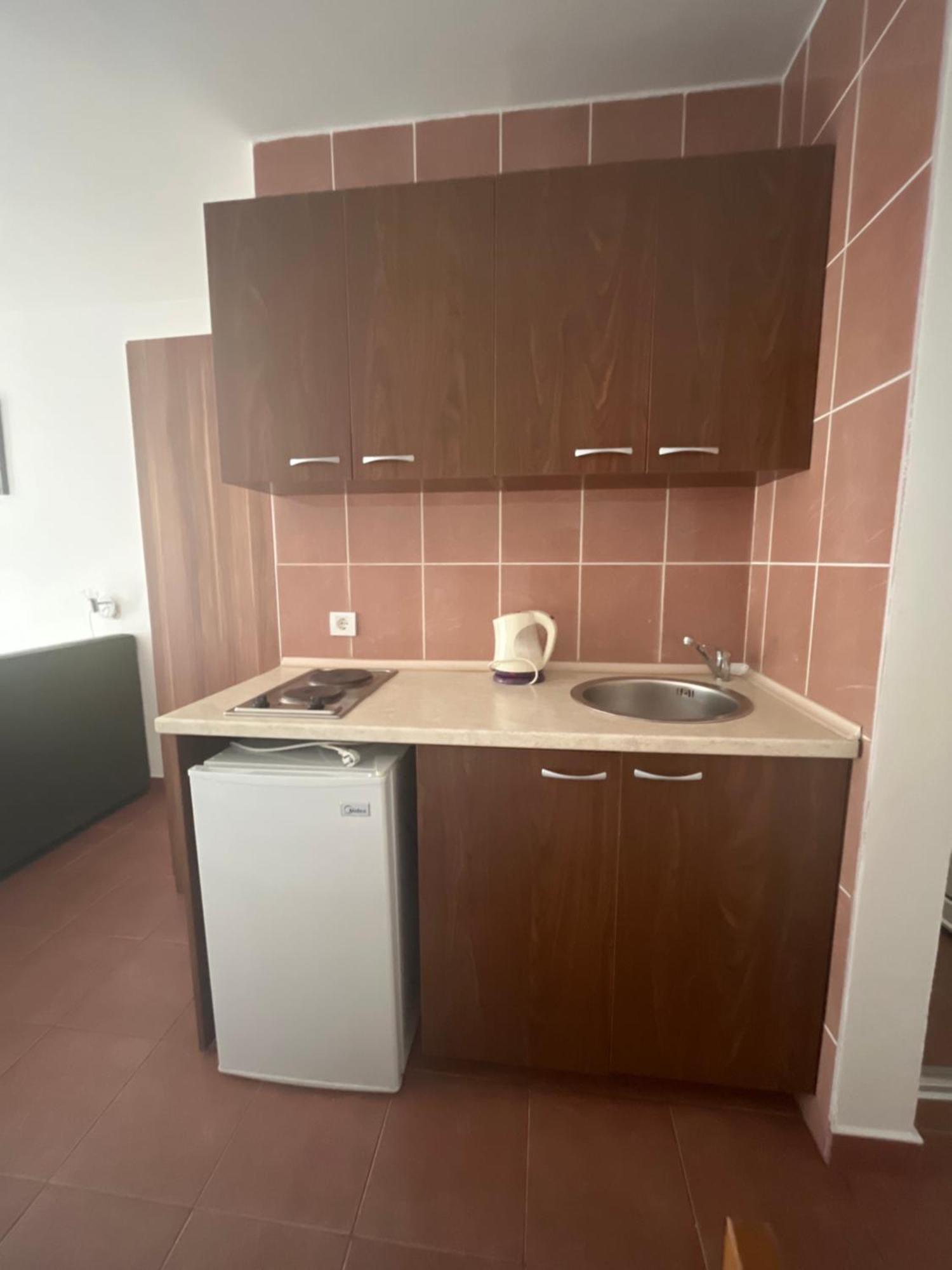 Guest House Perovic Sutomore Buitenkant foto